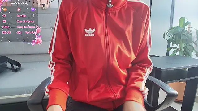 saray reese online show from 09/24/25, 12:19