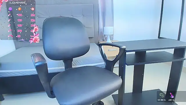 saray reese online show from 10/09/25, 12:58