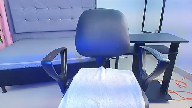 saray reese online show from 10/23/25, 01:32