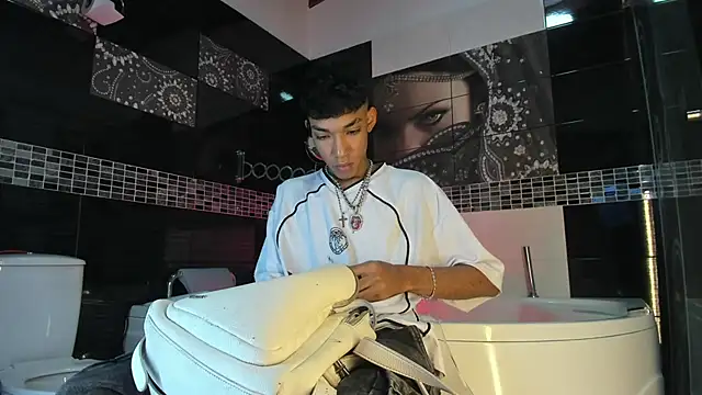 Snapshot of Lucass_Blaze chatting on 09/24/25, 10:02 Lucass Blaze online show from 09/24/25, 10:02