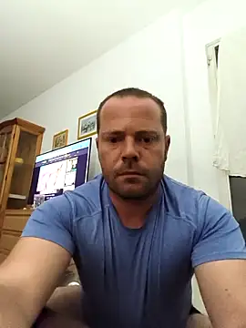 Snapshot of Parejabdsm90 chatting on 10/18/25, 02:14 Parejabdsm90 online show from 10/18/25, 02:14