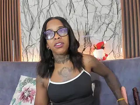 Pauline Fox online show from 12/04/25, 01:04