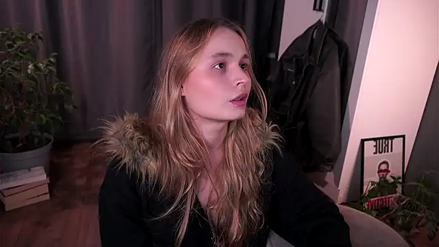 lisa schiele online show from 11/11/25, 07:47