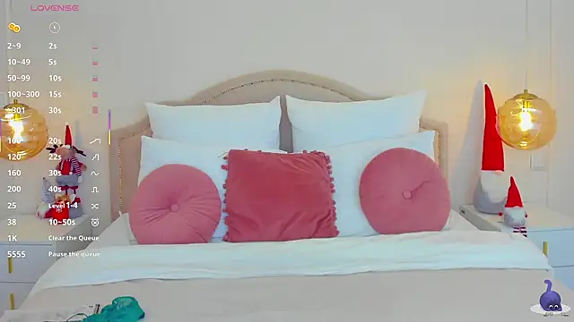 ElzaJons online show from 12/14/25, 06:19