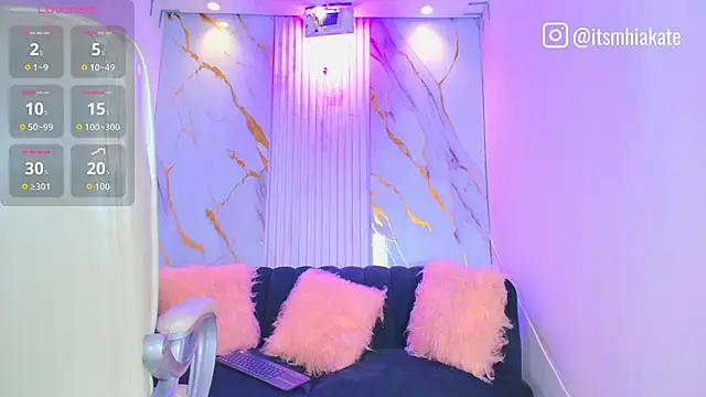 Snapshot of Mhiaa_Sweet chatting on 10/22/25, 12:05 Mhiaa Sweet online show from 10/22/25, 12:05