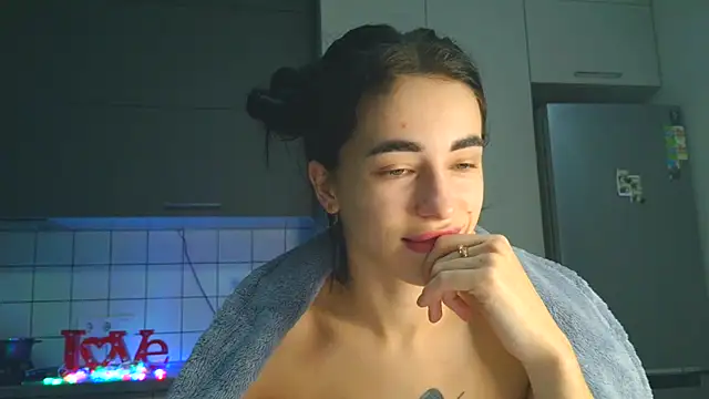 EvaMelnik online show from 10/19/25, 05:46