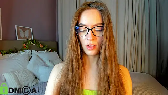 Agnes Wells online show from 11/04/25, 09:19