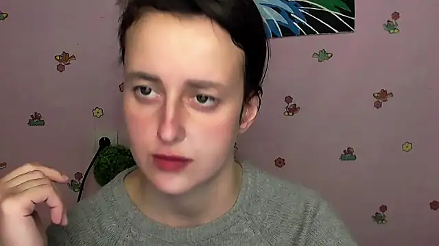 Snapshot of FeelMe__ chatting on 11/19/25, 11:32 FeelMe online show from 11/19/25, 11:32