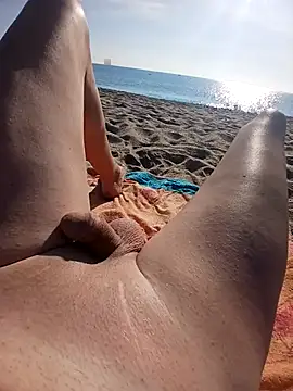 Snapshot of kellyts29 chatting on 09/19/25, 08:05 kellyts29 online show from 09/19/25, 08:05