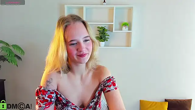 Snapshot of Casey_Sweeet chatting on 10/08/25, 04:32 Casey Sweeet online show from 10/08/25, 04:32