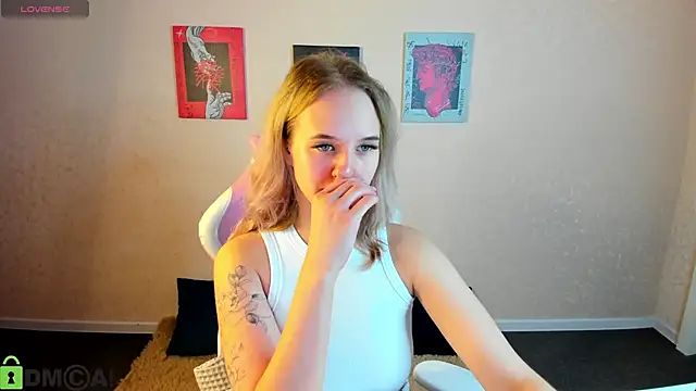 Snapshot of Casey_Sweeet chatting on 10/12/25, 01:04 Casey Sweeet online show from 10/12/25, 01:04