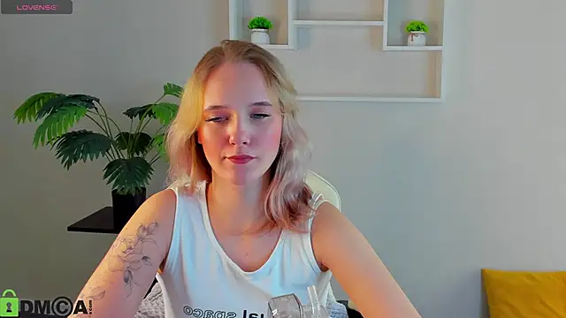 Snapshot of Casey_Sweeet chatting on 10/15/25, 02:50 Casey Sweeet online show from 10/15/25, 02:50