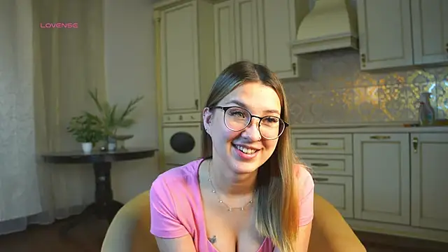 DarelleFaux online show from 10/22/25, 03:07