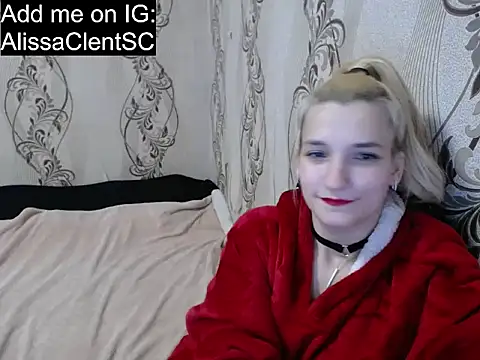 Snapshot of AlissaClark chatting on 12/17/25, 08:48 AlissaClark online show from 12/17/25, 08:48