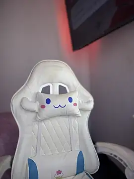 Snapshot of isabela_l chatting on 09/21/25, 05:36 isabela l online show from 09/21/25, 05:36