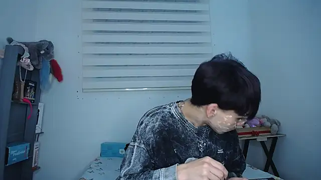 lucky stricke online show from 10/17/25, 03:20