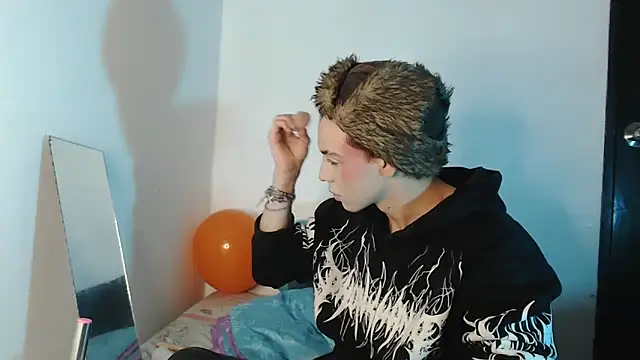 lucky stricke online show from 06/07/26, 05:44