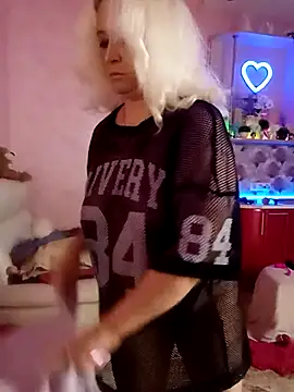 SquirtMilf00 online show from 07/14/26, 03:22