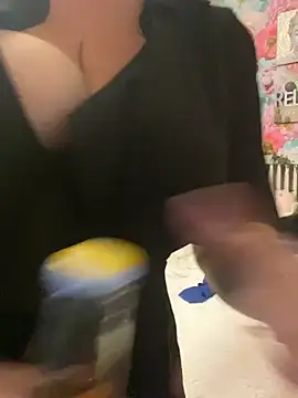 Snapshot of Sassylady chatting on 10/18/25, 06:52 Sassylady online show from 10/18/25, 06:52