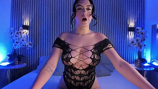 SOPHICOLLINS online show from 06/07/26, 11:03