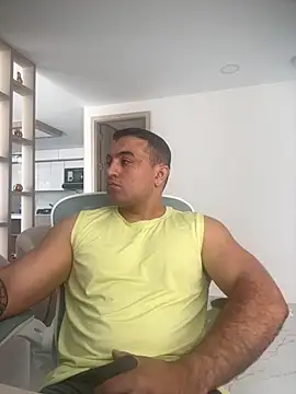 Snapshot of DoctorArabe3 chatting on 11/18/25, 03:27 DoctorArabe3 online show from 11/18/25, 03:27