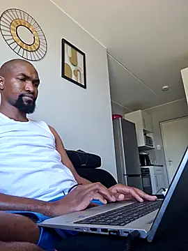 mojaymort online show from 12/03/25, 07:27