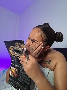 Nicoll 31 online show from 11/28/25, 11:40