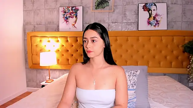 Snapshot of EmilyyRamirez chatting on 10/25/25, 02:13 EmilyyRamirez online show from 10/25/25, 02:13