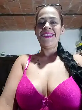 Snapshot of cositabonita08 chatting on 09/08/25, 09:47 cositabonita08 online show from 09/08/25, 09:47