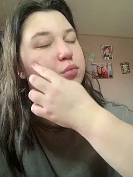 Snapshot of Kemeli008 chatting on 11/06/25, 11:44 Kemeli008 online show from 11/06/25, 11:44