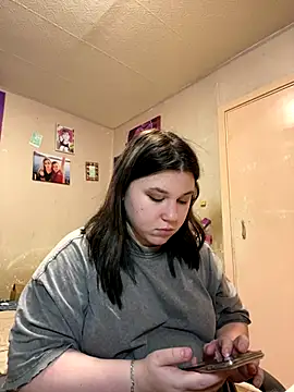 Snapshot of Kemeli008 chatting on 11/06/25, 11:48 Kemeli008 online show from 11/06/25, 11:48