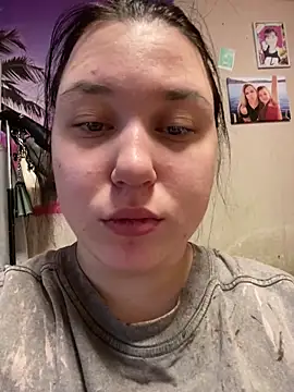 Snapshot of Kemeli008 chatting on 11/12/25, 12:38 Kemeli008 online show from 11/12/25, 12:38