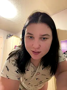 Snapshot of Kemeli008 chatting on 11/16/25, 02:44 Kemeli008 online show from 11/16/25, 02:44