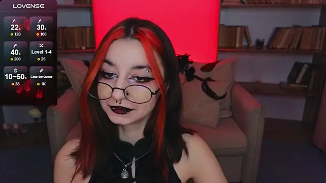 Snapshot of Mistress__Marcelline chatting on 11/26/25, 09:43 Mistress Marcelline online show from 11/26/25, 09:43