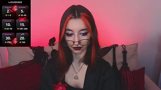 Snapshot of Mistress__Marcelline chatting on 12/14/25, 10:20 Mistress Marcelline online show from 12/14/25, 10:20