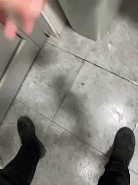 Snapshot of KAZANOVAA chatting on 11/08/25, 11:43 KAZANOVAA online show from 11/08/25, 11:43