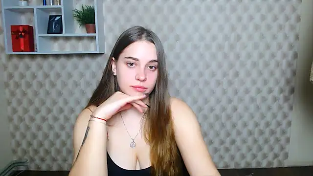  MillaDellf  online show from 11/11/25, 10:04