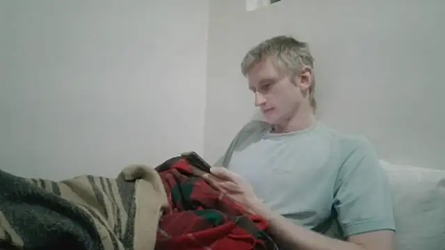 Snapshot of tcute0 chatting on 03/15/26, 10:10 tcute0 online show from 03/15/26, 10:10