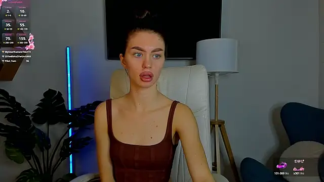 Snapshot of Cherry___Kiss chatting on 10/03/25, 06:27 Cherry Kiss online show from 10/03/25, 06:27