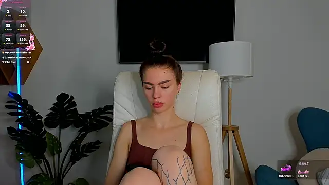 Snapshot of Cherry___Kiss chatting on 10/04/25, 06:33 Cherry Kiss online show from 10/04/25, 06:33