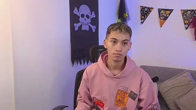 yulian vasquez online show from 10/18/25, 12:17