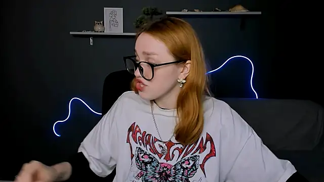 ellie fire1 online show from 09/10/25, 07:25