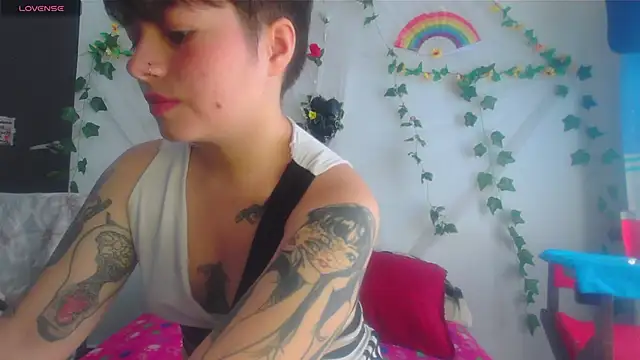 Mitsuha gate online show from 12/21/25, 03:30