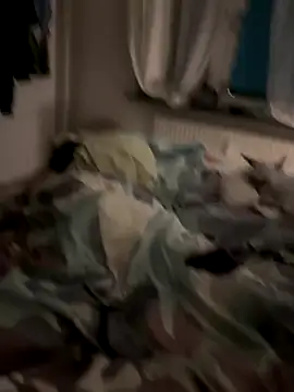 Snapshot of EUxCouple chatting on 11/12/25, 07:24 EUxCouple online show from 11/12/25, 07:24