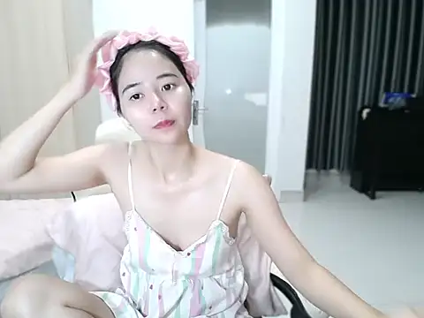 Snapshot of beautiful_838 chatting on 10/31/25, 05:08 beautiful 838 online show from 10/31/25, 05:08