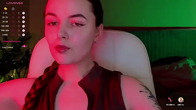 BellaDevile  online show from 10/05/25, 07:28