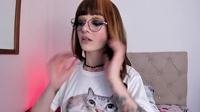 Snapshot of abby_jones2 chatting on 11/12/25, 02:45 abby jones2 online show from 11/12/25, 02:45