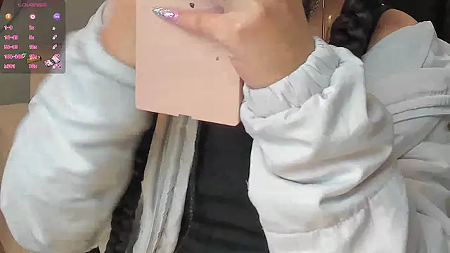 Snapshot of EsmeraldaGrace1 chatting on 09/15/25, 01:49 EsmeraldaGrace1 online show from 09/15/25, 01:49