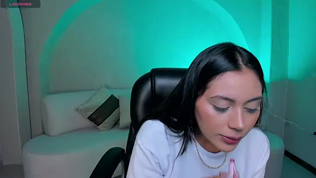 AmbarJames  online show from 10/01/25, 12:11