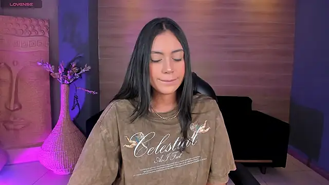 AmbarJames  online show from 10/21/25, 11:22